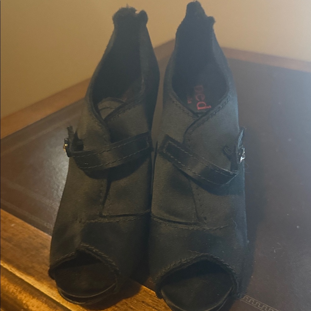 Pedro Garcia Peep Toe Women's satin shoe boot heel Size 38.5
